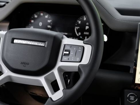 New 2026 Land Rover Defender 110 X-Dynamic SE AWD/4WD image 24