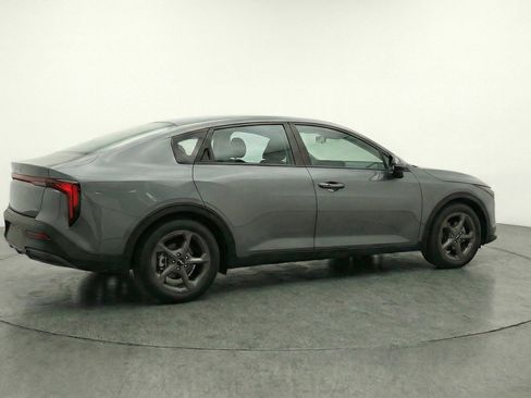 Used 2025 Kia K4 LXS image 9