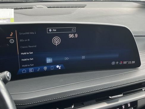 Used 2024 Cadillac XT4 Premium Luxury image 5