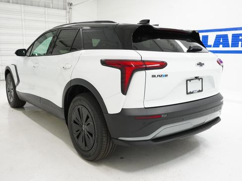 New 2026 Chevrolet Blazer EV LT w/ Midnight/Sport Edition image 9