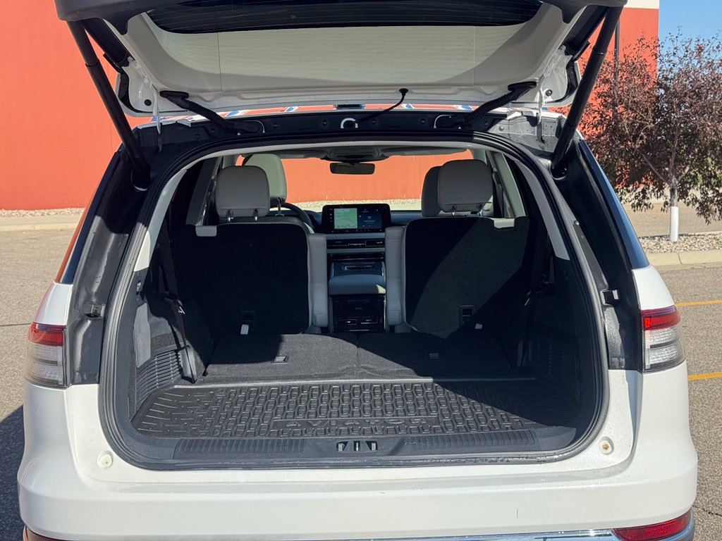 Used 2026 Lincoln Aviator AWD image 38