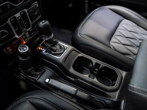 Used 2024 Jeep Wrangler Unlimited Rubicon w/ Technology Group AWD/4WD image 69