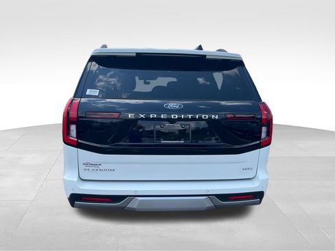 Used 2025 Ford Expedition Max Platinum w/ Driver's Package AWD/4WD image 4