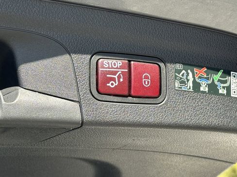 Certified 2025 Mercedes-Benz GLE 350 4MATIC image 22