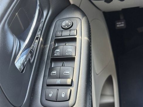 Used 2016 Dodge Grand Caravan SE w/ Quick Order Package 29E SE image 25