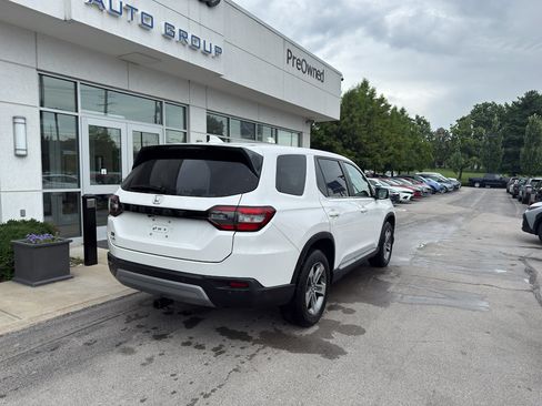 Used 2023 Honda Pilot EX-L image 3