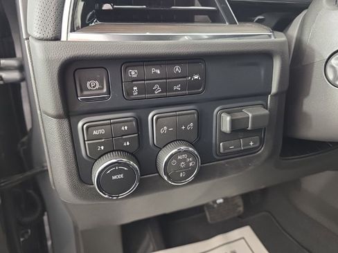 New 2025 Chevrolet Suburban Premier w/ Sun And Tow Package AWD/4WD image 15