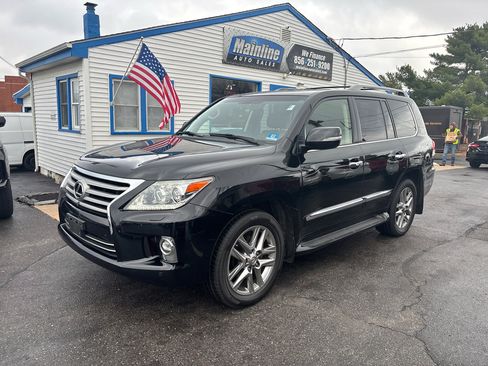 Used 2015 Lexus LX 570 4WD image 2