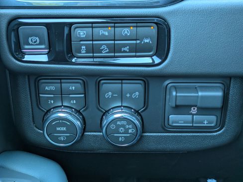 New 2026 GMC Yukon AT4 w/ Premium Trailering Package image 25