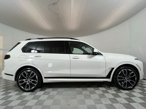 Used 2026 BMW X7 xDrive40i w/ Executive Package image 8