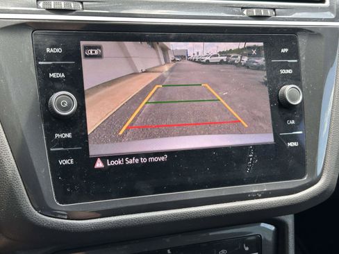 Used 2024 Volkswagen Tiguan SE FWD image 19