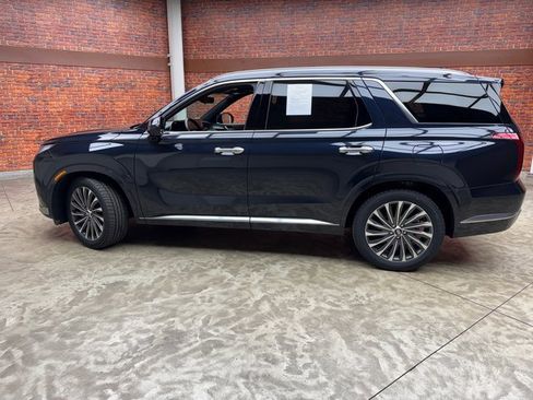 Used 2024 Hyundai Palisade Calligraphy image 2