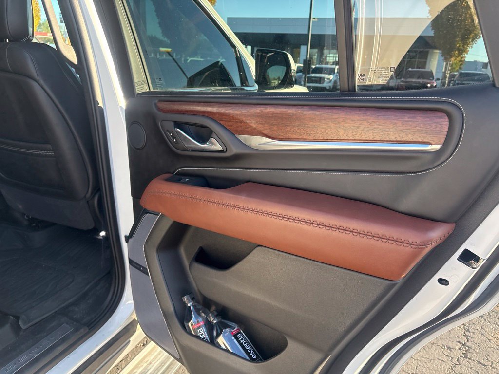 Used 2023 GMC Yukon Denali Ultimate AWD/4WD image 19