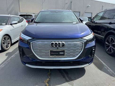 Used 2023 Audi Q4 e-tron Premium w/ Convenience Package image 2