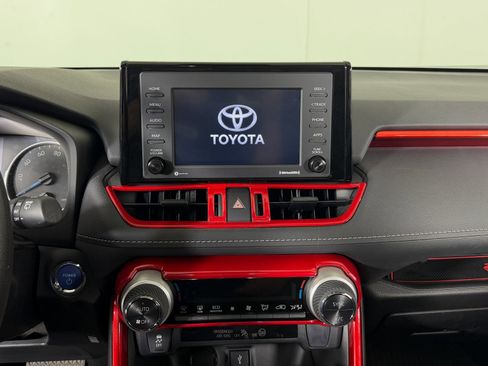 Used 2022 Toyota RAV4 XLE image 12