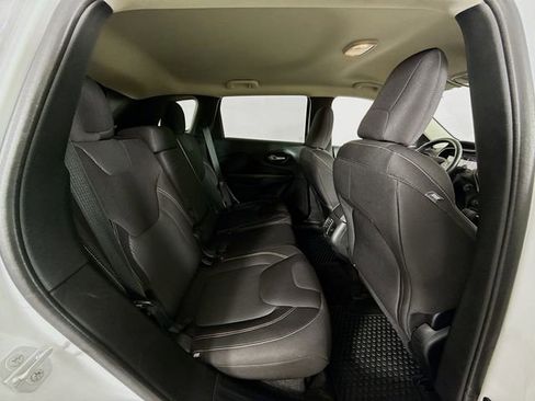 Used 2015 Jeep Cherokee Latitude w/ Cold Weather Group image 25