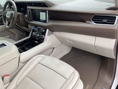 Used 2022 GMC Yukon Denali image 23