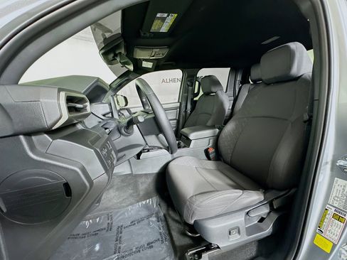 Used 2025 Toyota Tacoma SR image 12