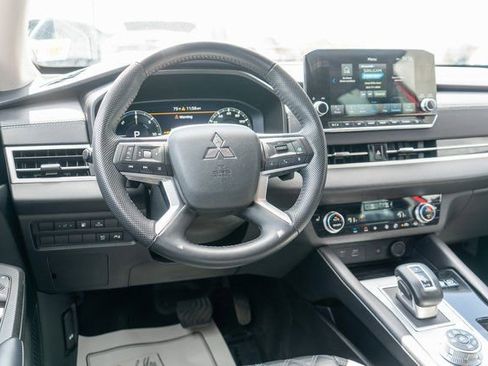Used 2023 Mitsubishi Outlander SEL AWD/4WD image 15