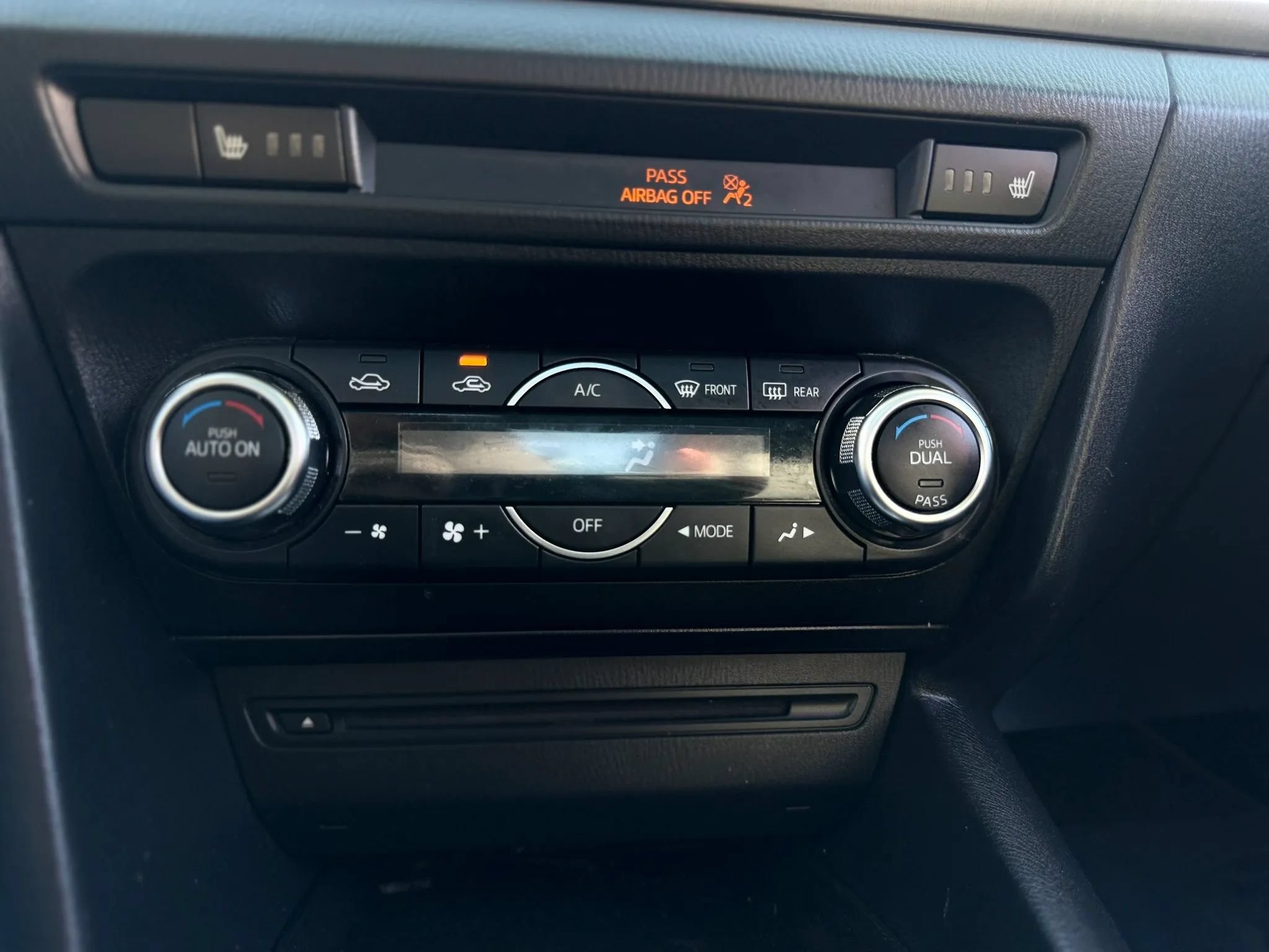 Used 2015 MAZDA MAZDA3 s Touring FWD image 28