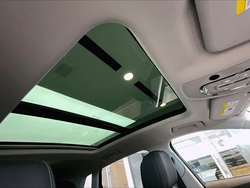 Used 2024 Audi Q8 e-tron Premium Plus w/ Premium Plus Package image 12