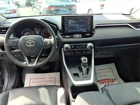 Used 2022 Toyota RAV4 XLE Premium image 10