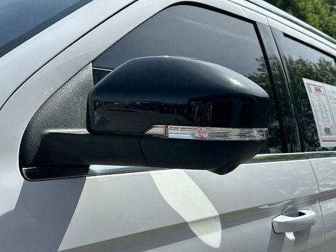 Used 2025 Ford Expedition Max Platinum AWD/4WD image 10