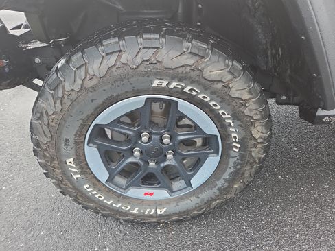 Used 2022 Jeep Wrangler Unlimited Rubicon w/ LED Lighting Group AWD/4WD image 26