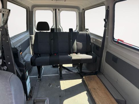Used 2010 Mercedes-Benz Sprinter 2500 image 13