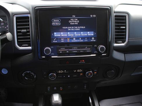 Used 2022 Nissan Frontier SV AWD/4WD image 13