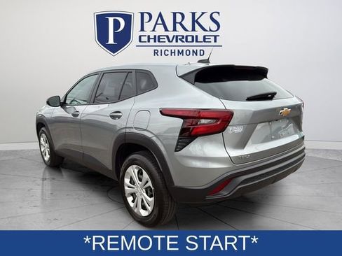 Certified 2024 Chevrolet Trax LS w/ Driver Confidence Package image 5