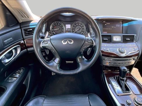 Used 2011 INFINITI M56 RWD image 5
