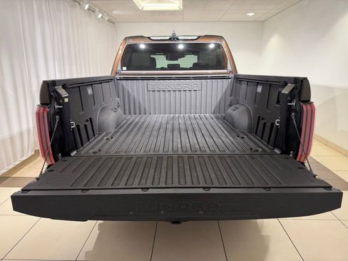 Used 2025 Toyota Tundra Limited AWD/4WD image 10