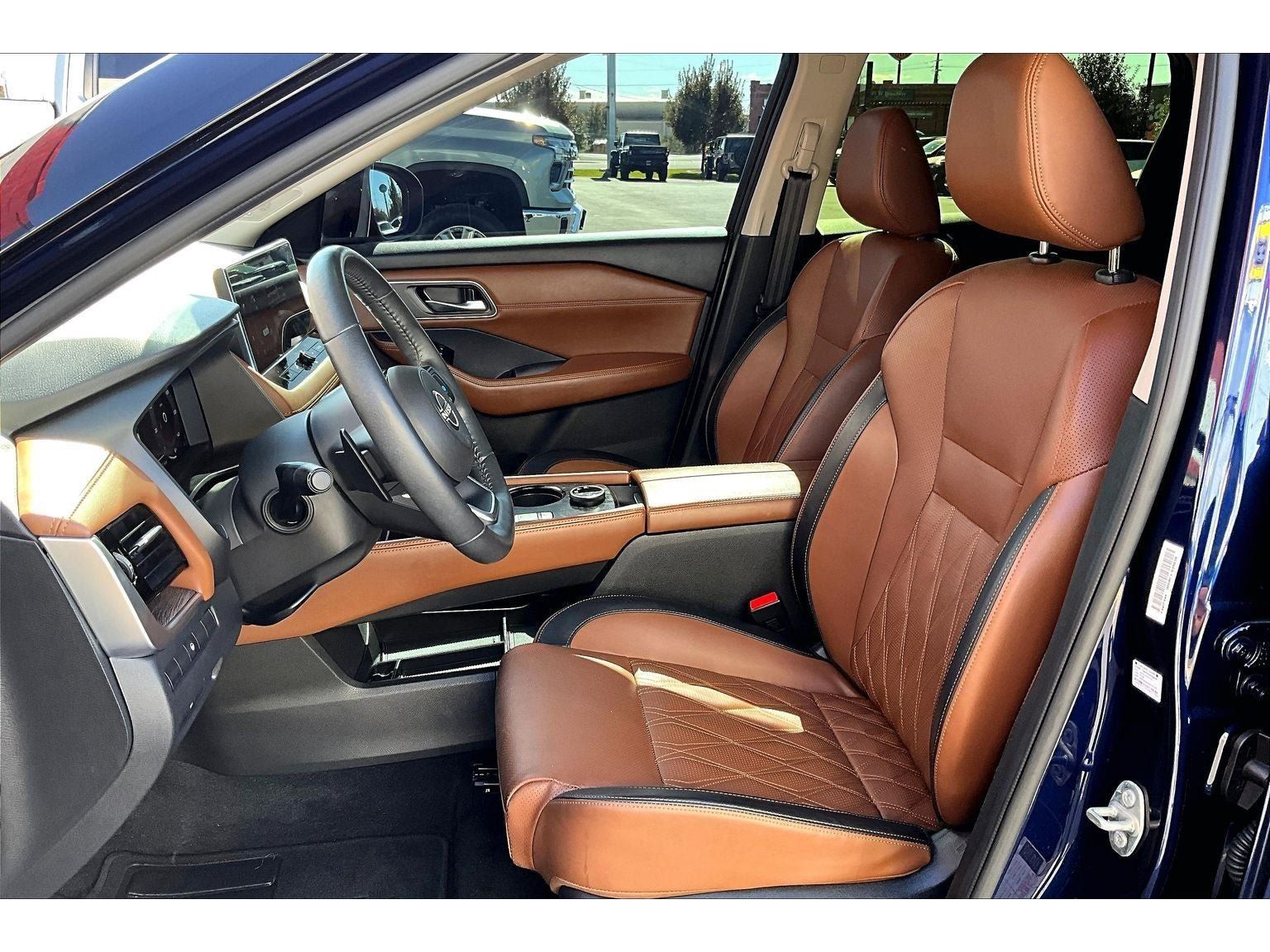 Used 2024 Nissan Rogue Platinum AWD/4WD image 28