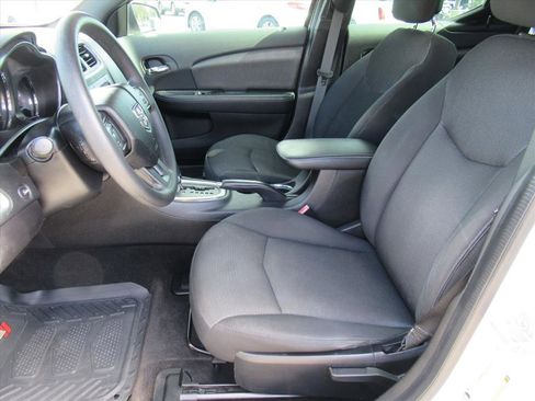 Used 2014 Dodge Avenger SE w/ Rallye Appearance Group image 16