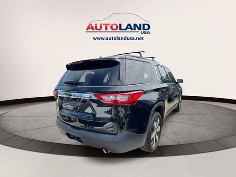 Used 2019 Chevrolet Traverse LT w/ LT Premium Package AWD/4WD image 3
