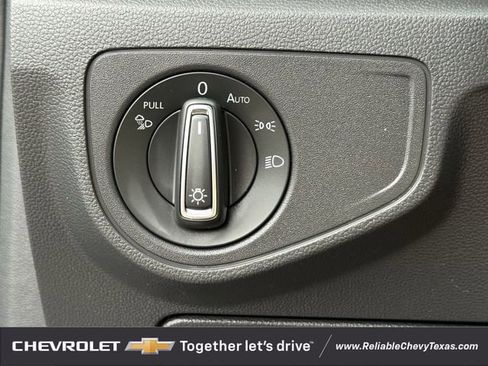 Used 2021 Volkswagen Atlas Cross Sport SE FWD image 25