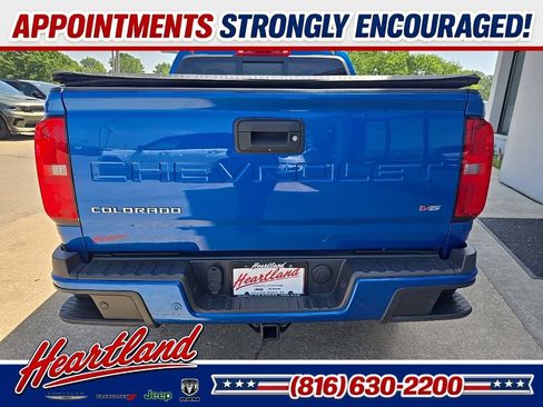 Used 2021 Chevrolet Colorado Z71 AWD/4WD image 10