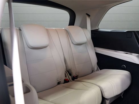 Used 2023 Mercedes-Benz GLS 450 4MATIC w/ AMG Line Exterior image 72