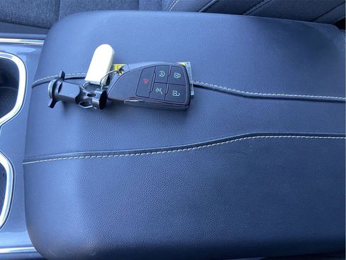 Used 2025 GMC Acadia Elevation image 69