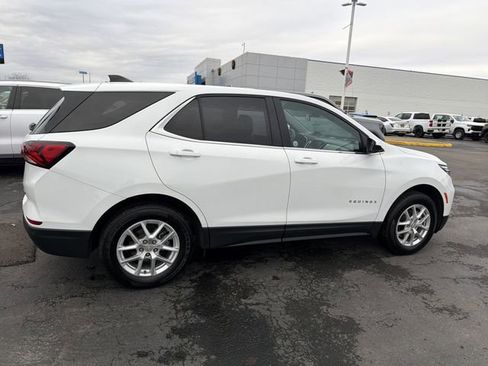 Used 2023 Chevrolet Equinox LT w/ Driver Convenience Package image 3