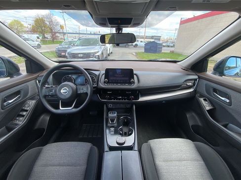 Used 2021 Nissan Rogue SV image 30