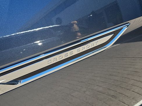 Certified 2024 Volkswagen Atlas Cross Sport SE w/ Panoramic Sunroof Package AWD/4WD image 7