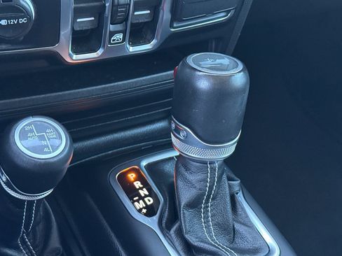 Used 2023 Jeep Wrangler Sahara image 16