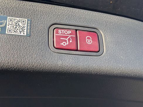 Used 2023 Mercedes-Benz GLC 300 w/ Exclusive Trim Package image 13