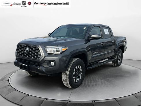 Used 2022 Toyota Tacoma TRD Off-Road image 3