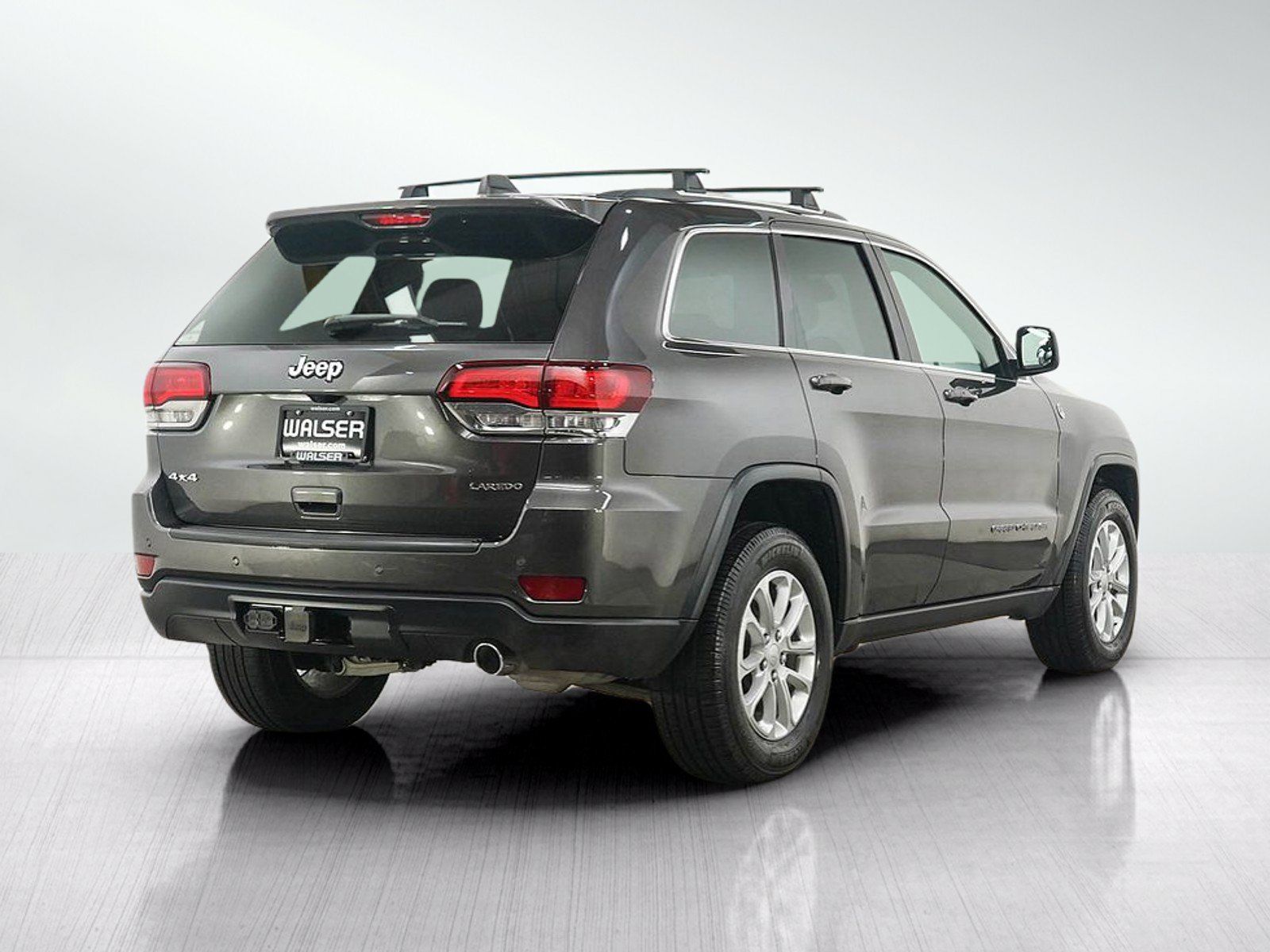 Used 2021 Jeep Grand Cherokee Laredo AWD/4WD image 5