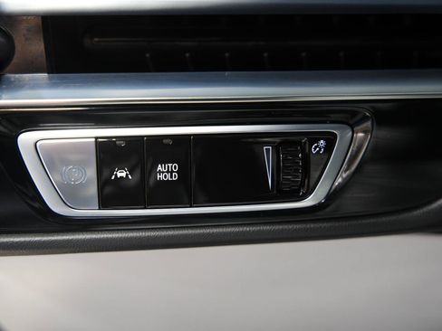 Used 2024 Cadillac Lyriq Luxury AWD/4WD image 32