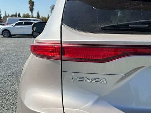 Used 2021 Toyota Venza XLE AWD/4WD image 13