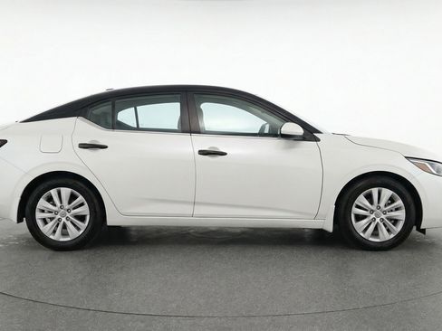Used 2025 Nissan Sentra S FWD image 11